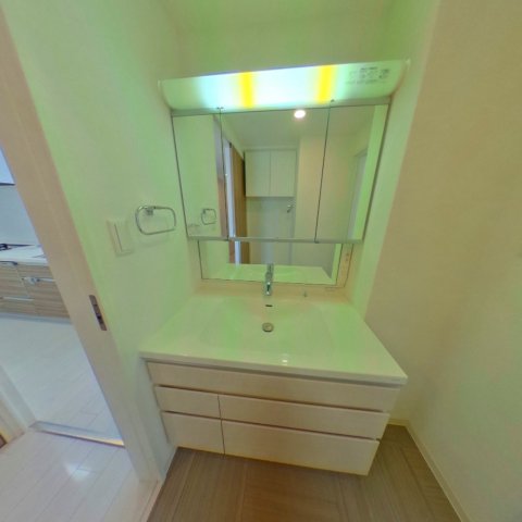 洗面設備　独立洗面台です　※同建物別部屋イメージ写真、現況優先