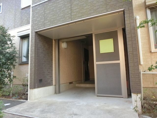 エントランス　玄関へのアプローチ