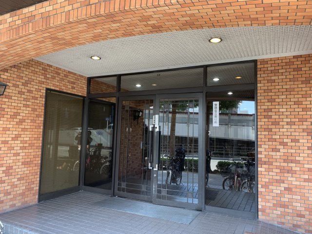 エントランス　清潔なエントランスです