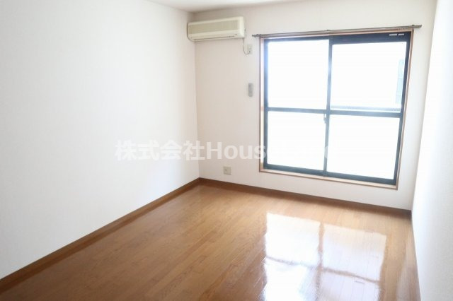 居室・リビング　ゆったり過ごせる居間です