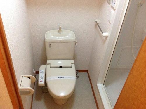 トイレ　温水洗浄便座付き