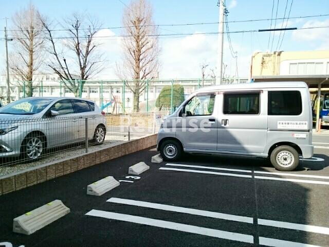 駐車場　駐車場