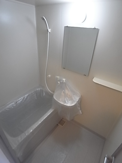 洗面設備　お風呂・トイレ別のセパレートはいいですね。