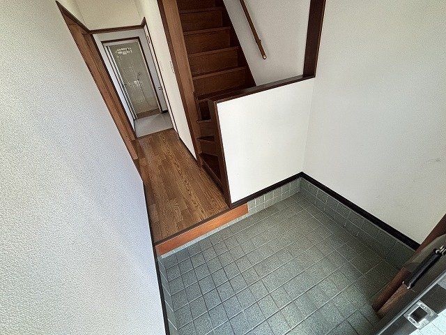 西河野借家の玄関写真
