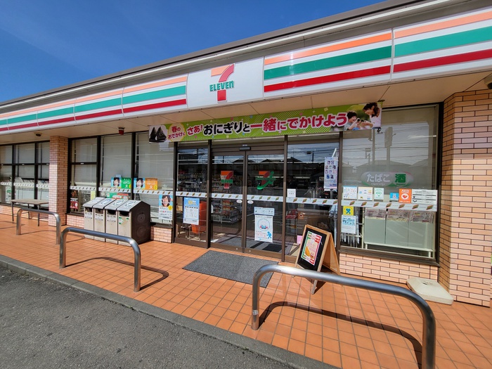 コンビニ　セブンイレブン（コンビニ）まで600m