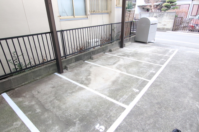 駐車場　敷地内バイク置き場あり（空き確認要）♪
