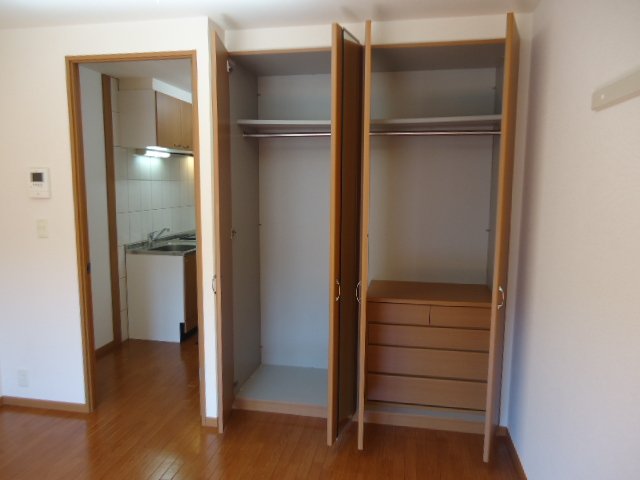 収納　クローゼット