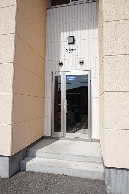 エントランス　エントランス