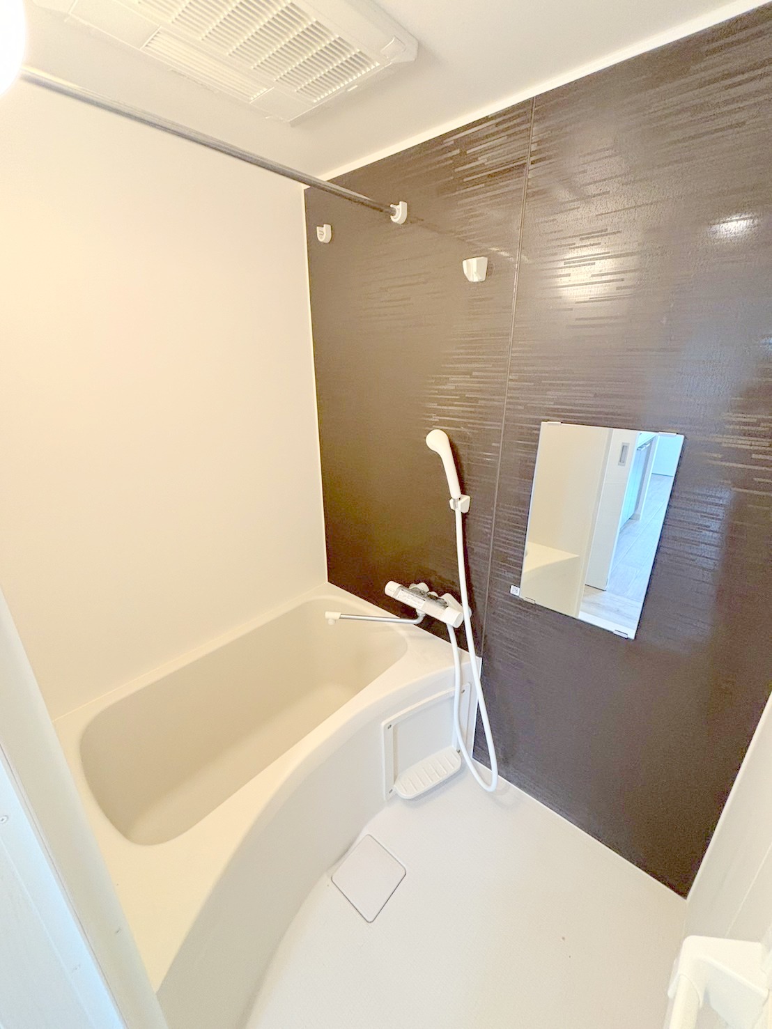 バス・シャワールーム　広々快適なバスルームです♪