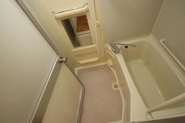 バス・シャワールーム　バス／シャワー