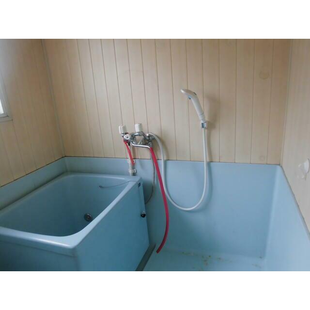 バス・シャワールーム　浴室半窓