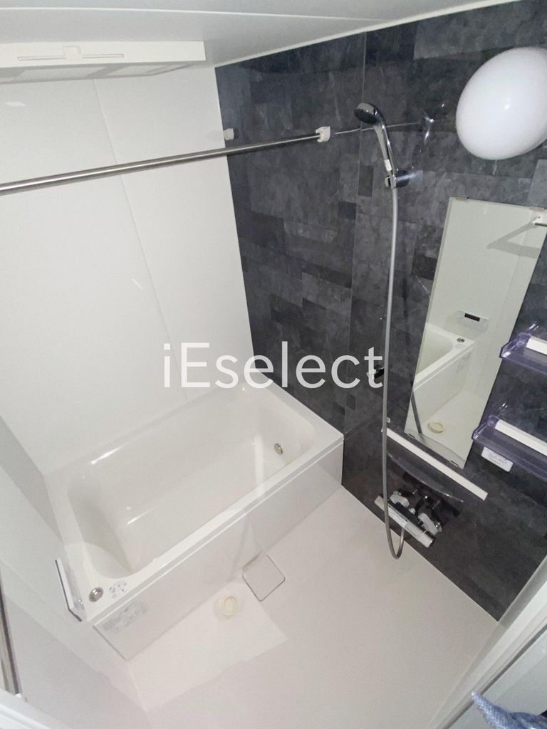 バス・シャワールーム　追い焚き・浴室乾燥機付きです♪