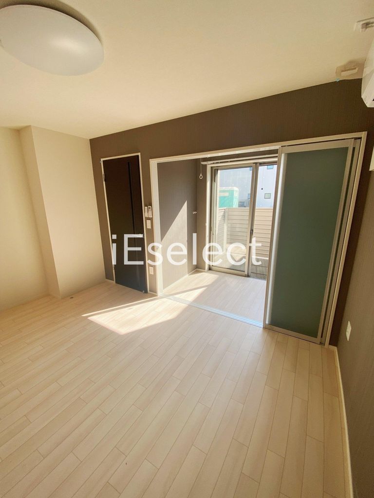 居室・リビング　明るいリビングです♪