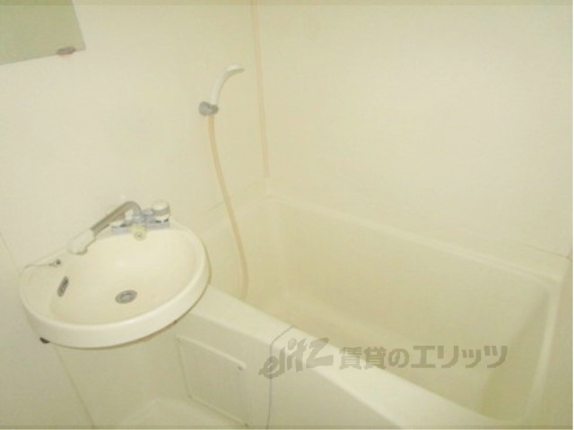 バス・シャワールーム　バス