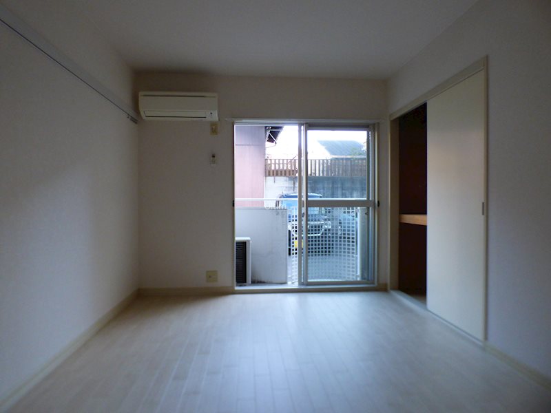 居室・リビング　※別のお部屋のお写真です。御参考までに。