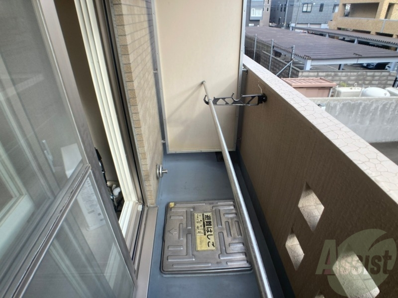 バルコニー　バルコニーです。洗濯物を干したり一息ついたりできますね！