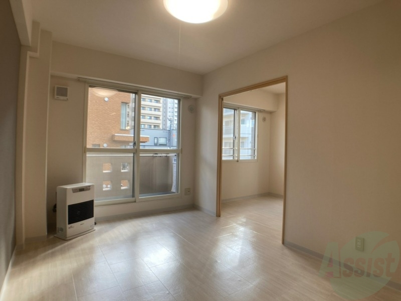 居室・リビング　広くてキレイなお部屋が広がっていて、充実した生活が送れそう。