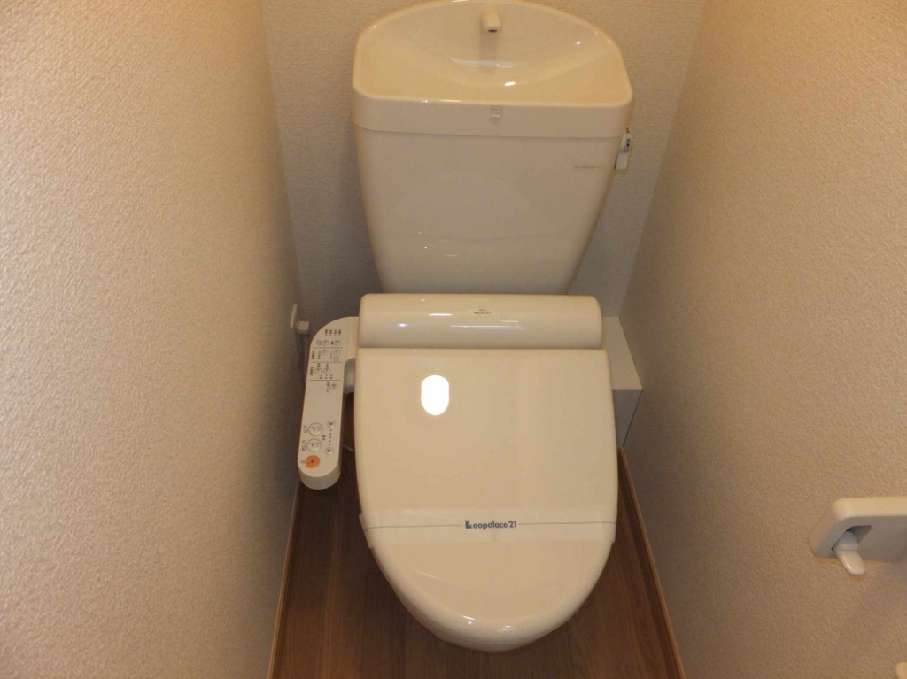 その他　温水洗浄便座付きです。