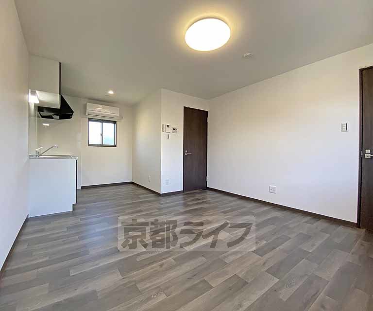 居室・リビング　閑静な住宅街に建つガレージ付きワンルームです！