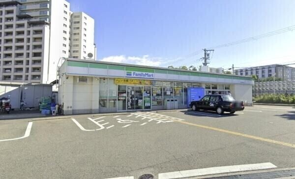 コンビニ　セブンイレブン堺百舌鳥梅町3丁店（コンビニ）まで659m