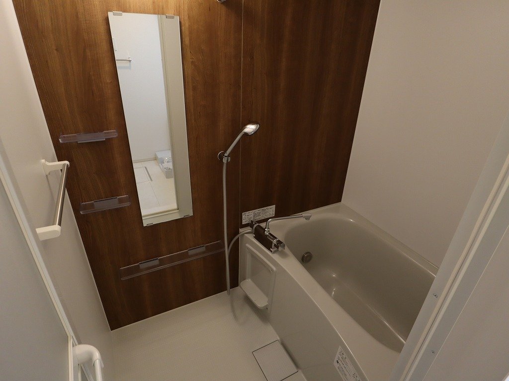 バス・シャワールーム　追焚き・浴室乾燥機付バスルーム