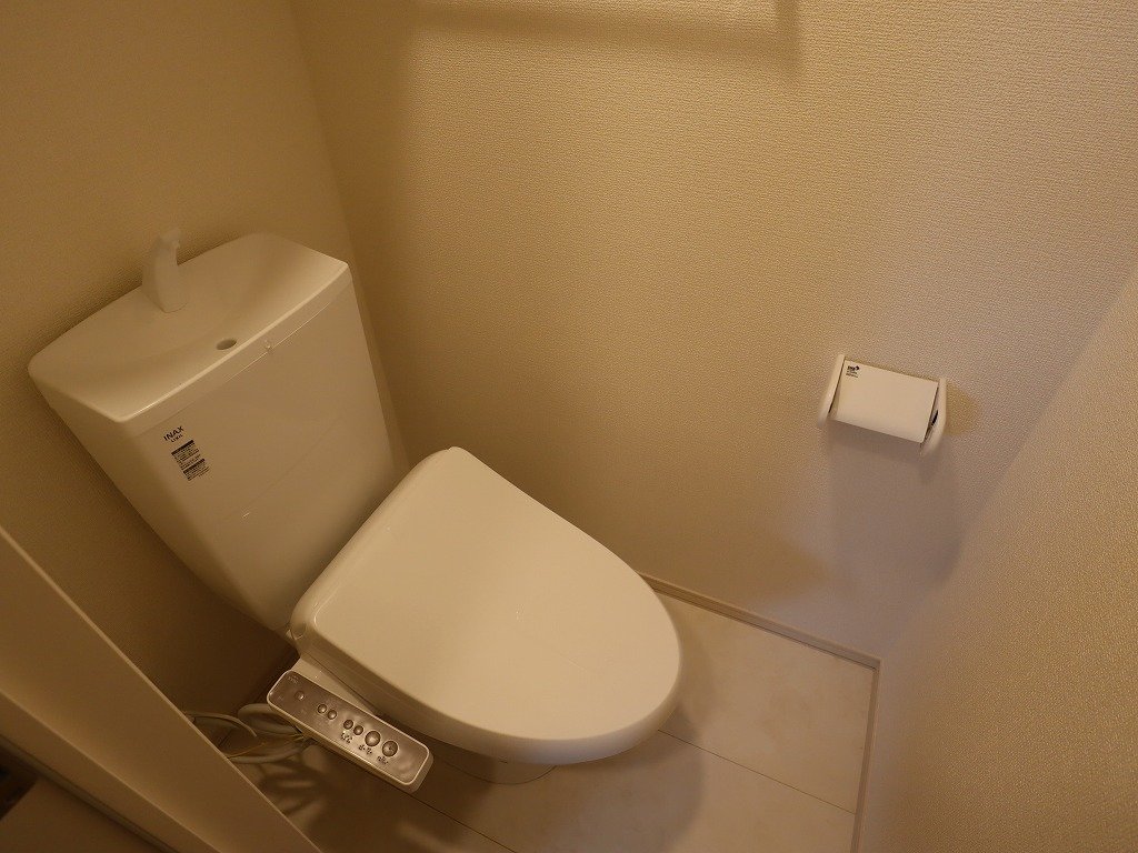 トイレ　癖になるウォシュレット完備
