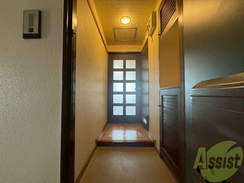 玄関　玄関の様子です。明るい印象ですね。気分もあがりそう。