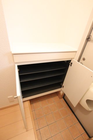 収納　シューズボックス