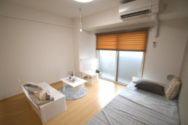 居室・リビング　現況優先。家具付きではありません。