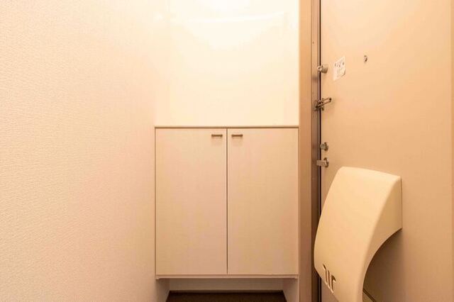 玄関　１０２・玄関