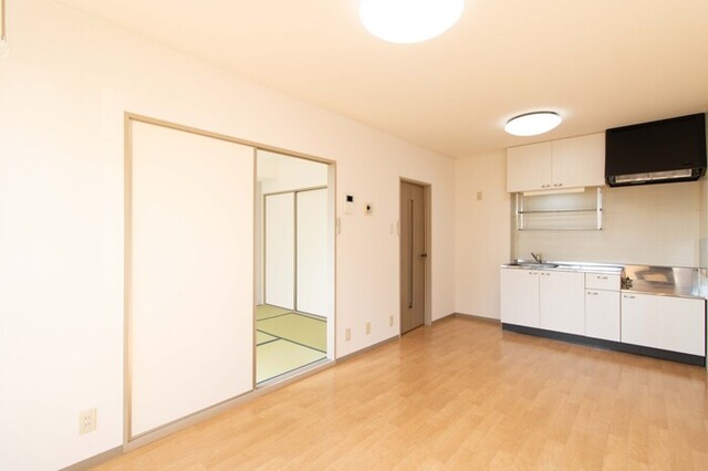 居室・リビング　１０２・ＤＫ