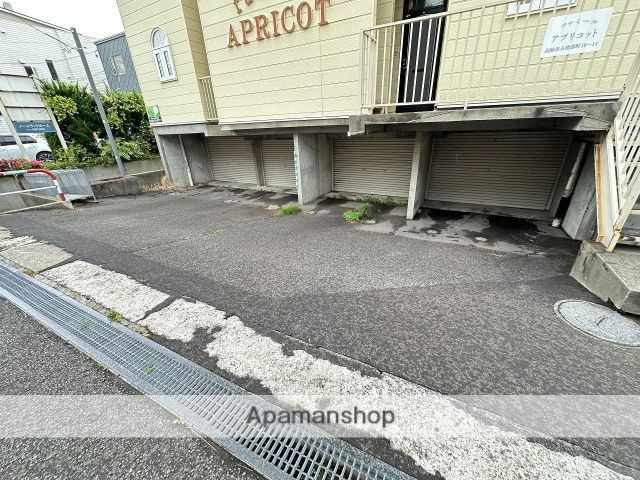 駐車場　エントランス