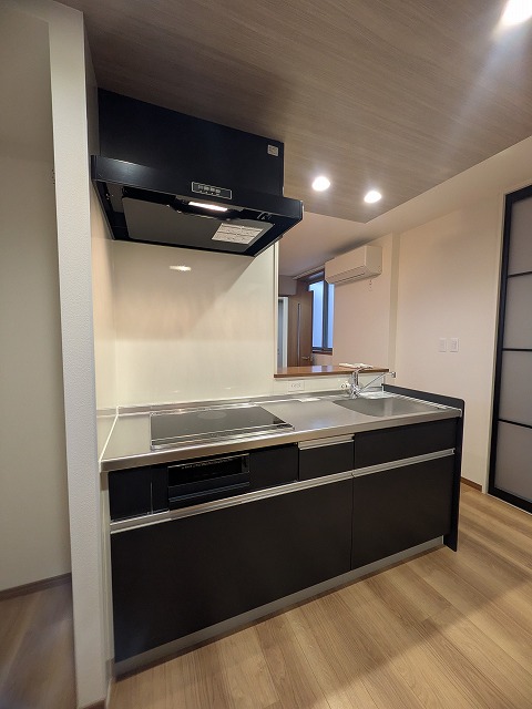 キッチン　同物件、別号室のものです。