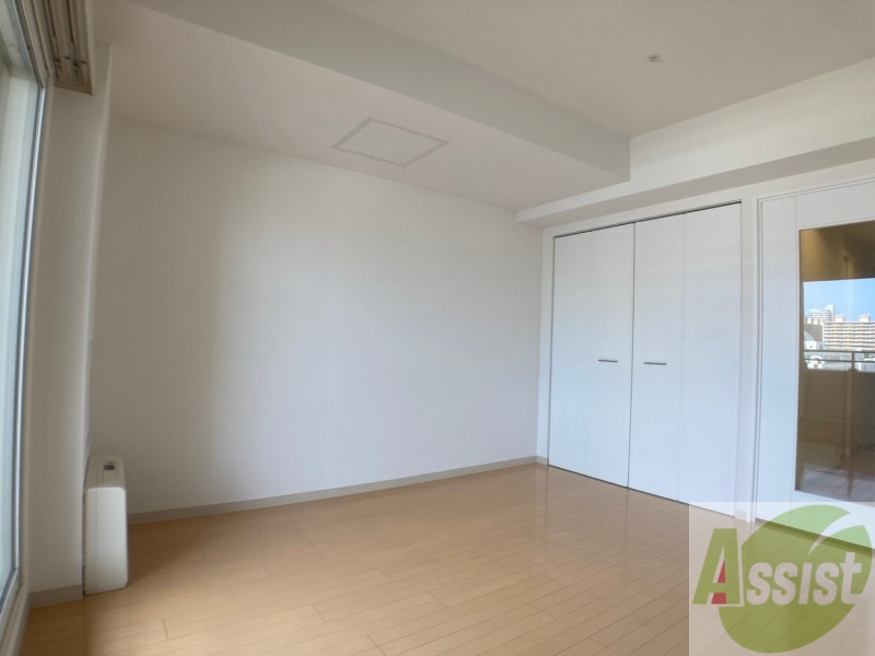 その他部屋・スペース　木目のフローリングが落ち着いた印象ですね。