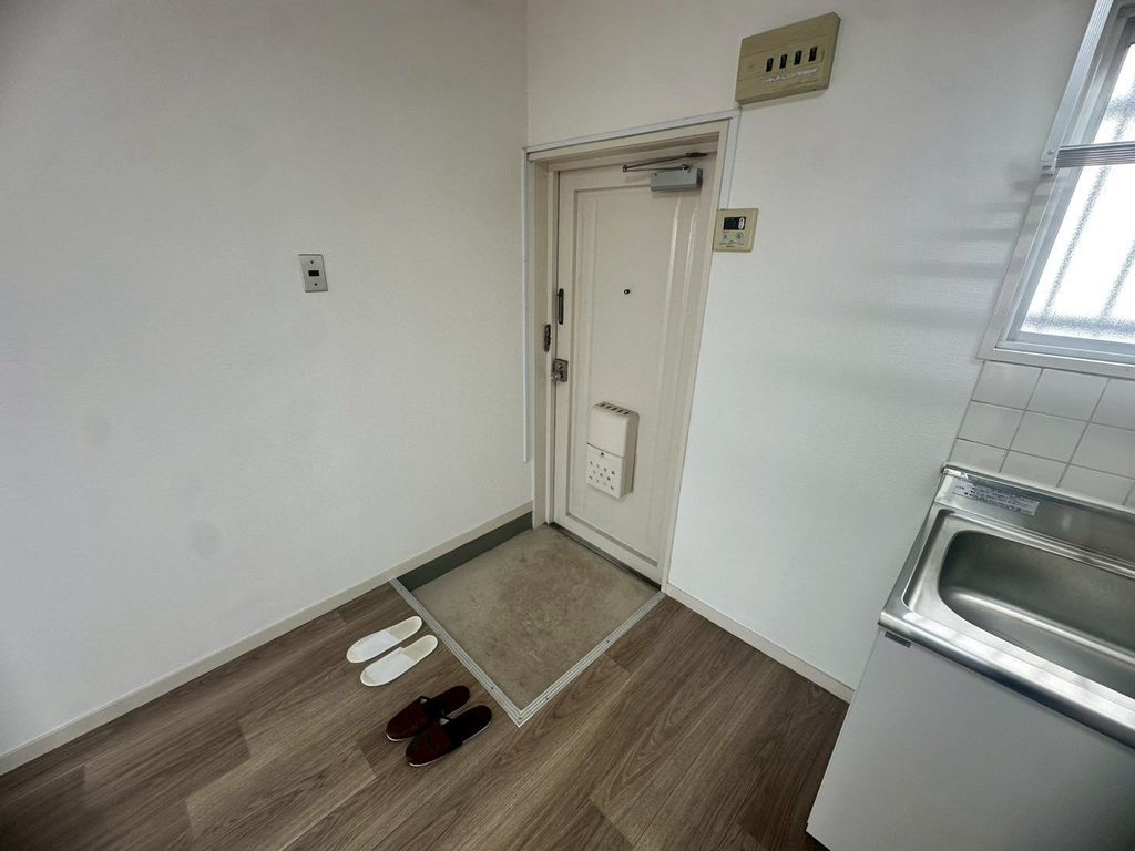 玄関　キッチン