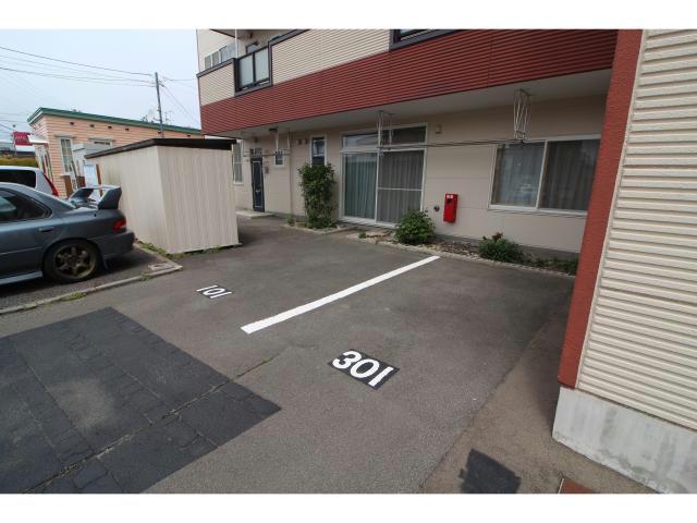 駐車場　駐車場