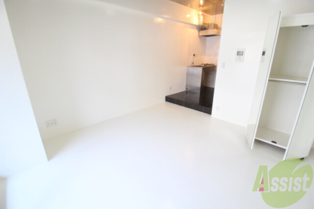 その他部屋・スペース　真っ白の床で明るいです