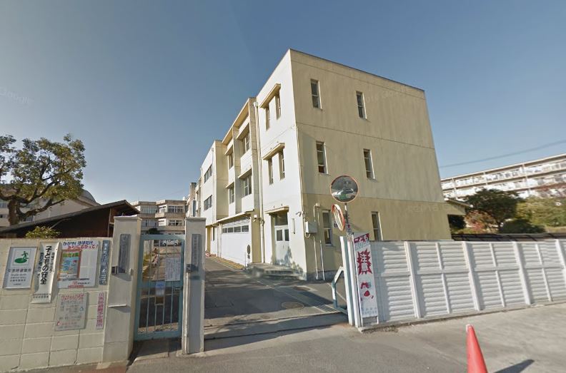 小学校　新条小学校（小学校）まで1067m