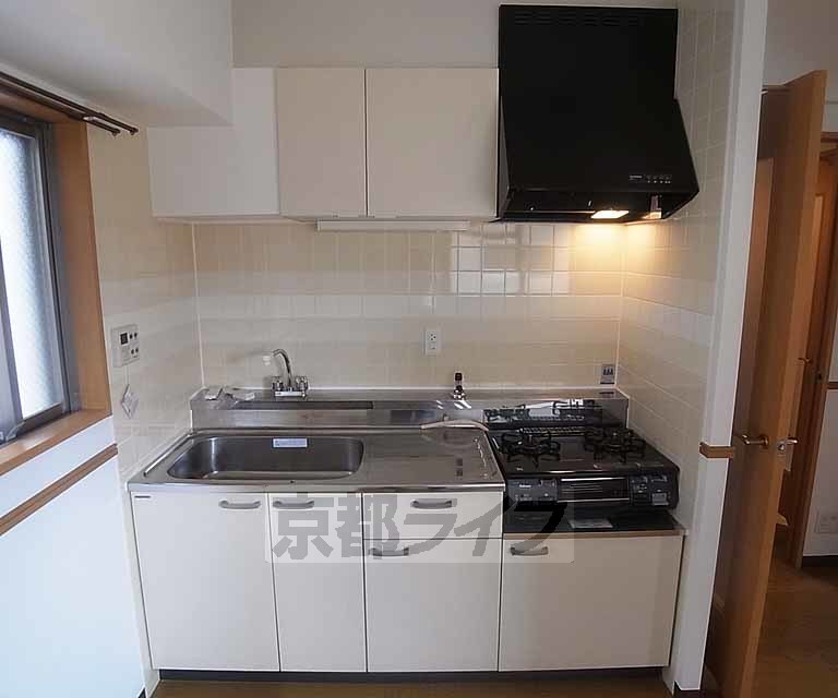 キッチン　使い勝手の良いシステムキッチン。