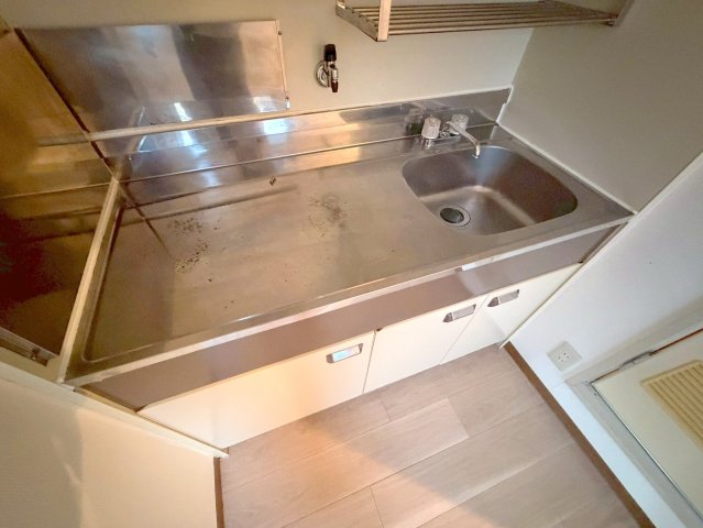 キッチン　あなたの好みに合わせたコンロを置いてくださいね。