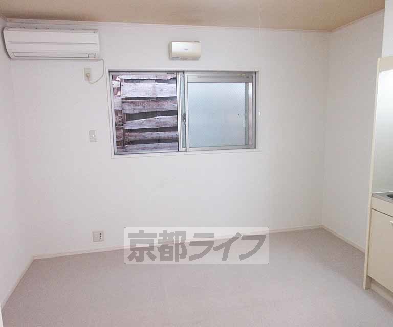 居室・リビング　カーペットのお部屋です！