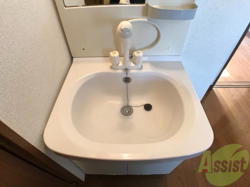 洗面設備　洗面台があれば忙しい朝もバッチリですね。