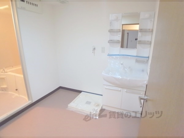 洗面設備　ベランダ収納