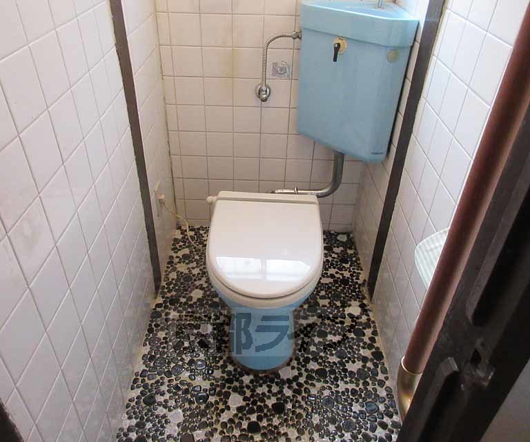 トイレ　レトロな雰囲気のトイレです