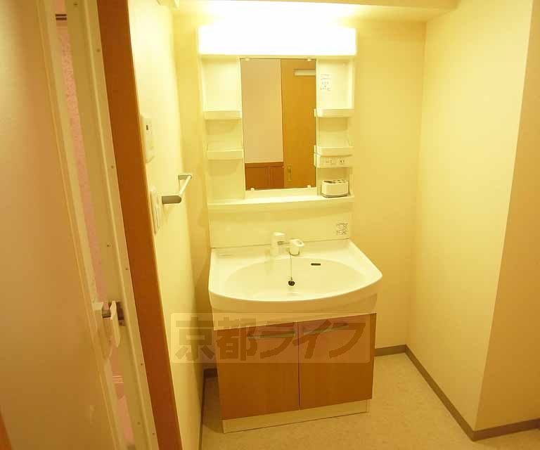 洗面設備　文句なしの独立洗面台