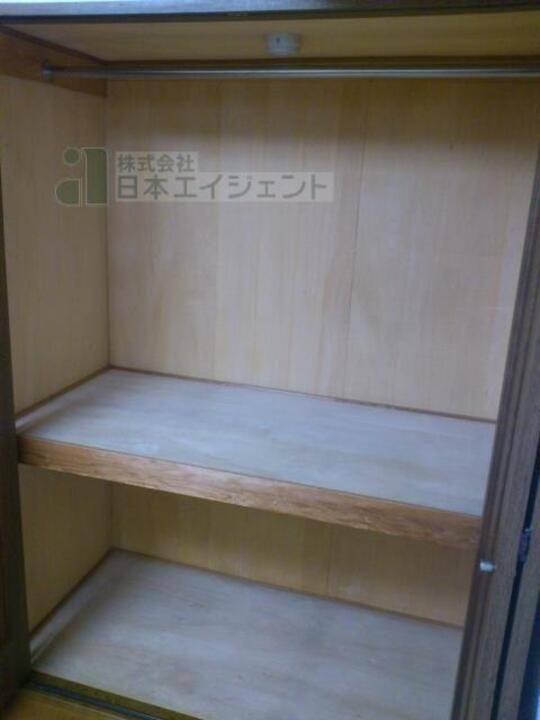 収納　押入れ