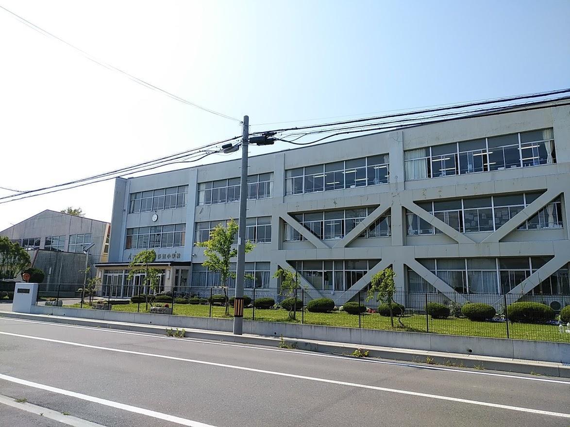 小学校　多賀小学校（小学校）まで400m