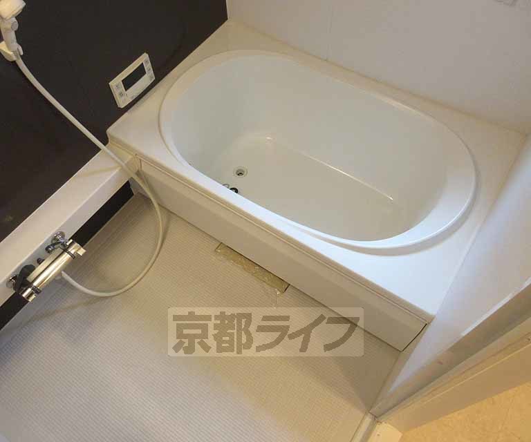 バス・シャワールーム　ゆったりバスルーム！