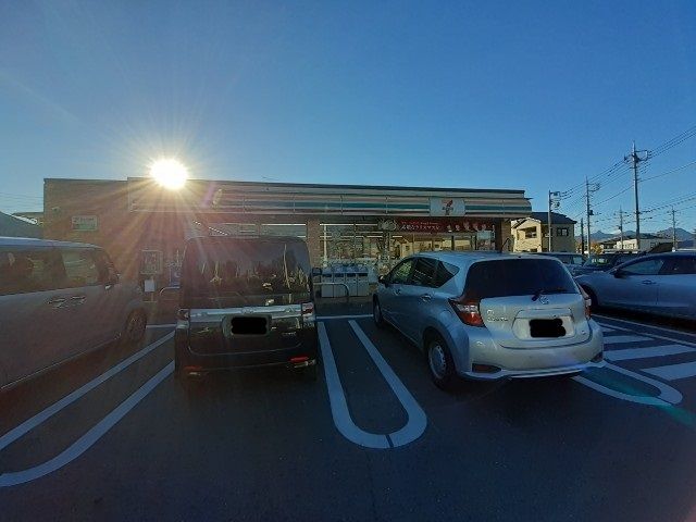 コンビニ　セブンイレブン前橋岩神町3丁目（コンビニ）まで350m