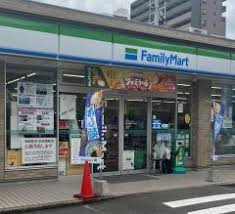 コンビニ　ファミリーマート 博多住吉四丁目店（コンビニ）まで551m